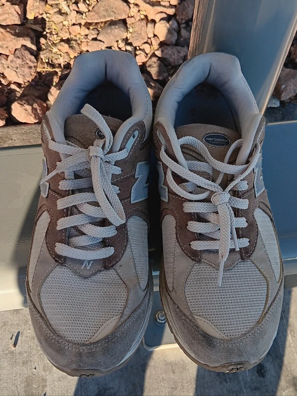 NEW BALANCE 2002R 